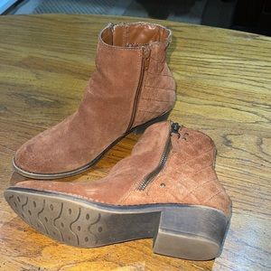 White Mountain TAUPE Suede Genuine Leather Jodi Ankle Boots